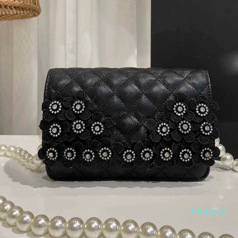 Designer- 19 cm Kvinnor klaffpåsar svart blomma mönster dekoration handväskor pärlkedjor kedjor handväska crossbody axelväska