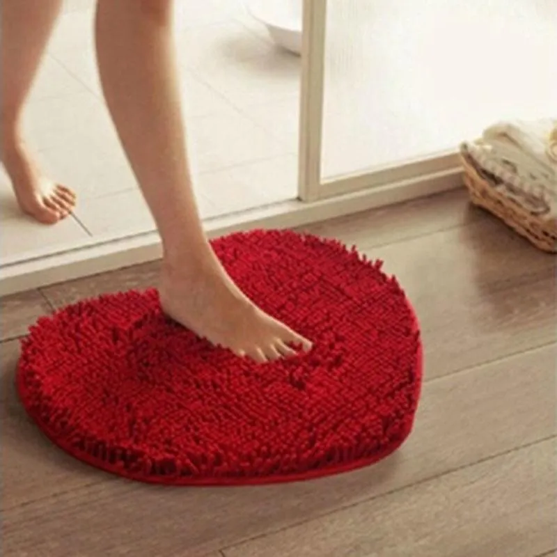 Tappeti 1 pz a forma di cuore tappeto di lana di seta camera da letto amore zerbino bagno bagno pavimento della cucina antiscivolo prodotti per la casaTappeti