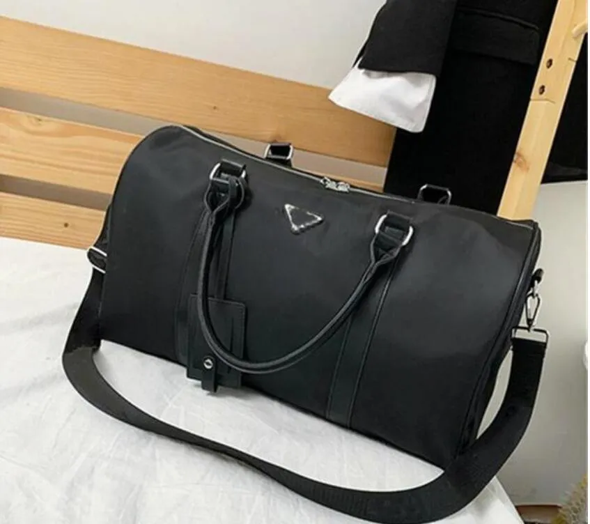 00 Hight Quality Men Fashion Duffle Bag Triple Black Nylon Facs Mens Mens Mens