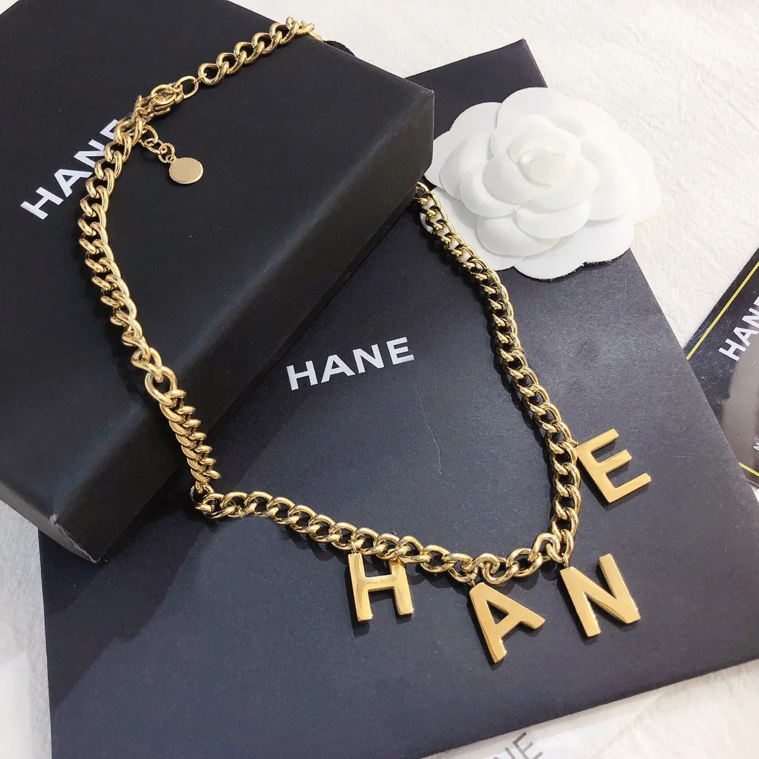 2022 Fashionabla 18k guldpläterade rostfritt stål halsband choker brev hänge uttalande mode kvinnor halsband bröllop smycken
