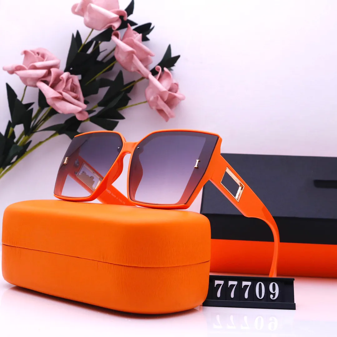 2022 Moda Çift Luxurys Tasarımcıları Güneş Gözlüğü Kadınlar Erkek Tasarımcı Güneş Gözlük Açık Dayanak Tatil Yaz Polarize Kadın Sung
