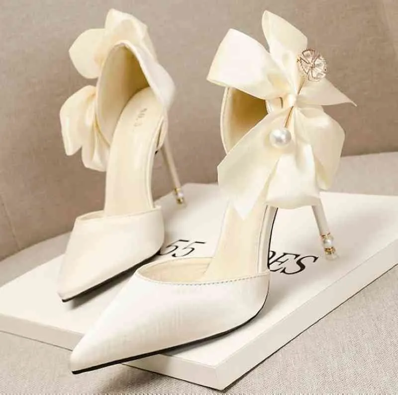 2022 Korean fashion pointed satin high heels bow sexy pearl sandals stiletto shallow mouth wedding shoes G220518