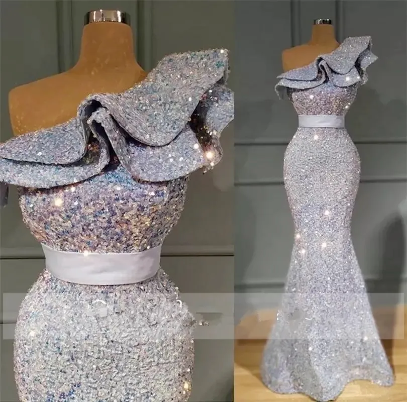 Eleganta silversekvenser sjöjungfru aftonklänningar 2022 One Shoulder Sweep Train Plus Size Formal Prom Party Gowns Vestidos de Novia