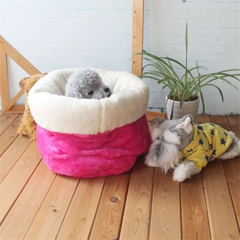 かわいいペットの寝袋温かい柔らかい犬の猫の猫猫ベッドペットハウス素敵な子犬巣マットクッション小犬Chihuahua Teddy Kennel Y200330