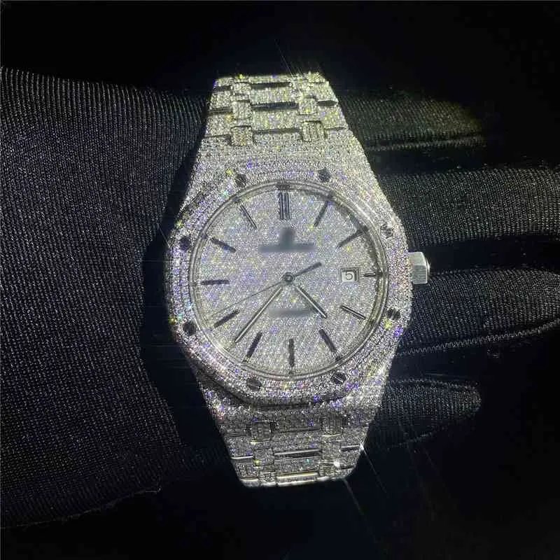 Hip Hop Buss ner Luxury Design Anpassad Fulled Iced Out Lab Diamonds VVS Moissanite Diamond Watch