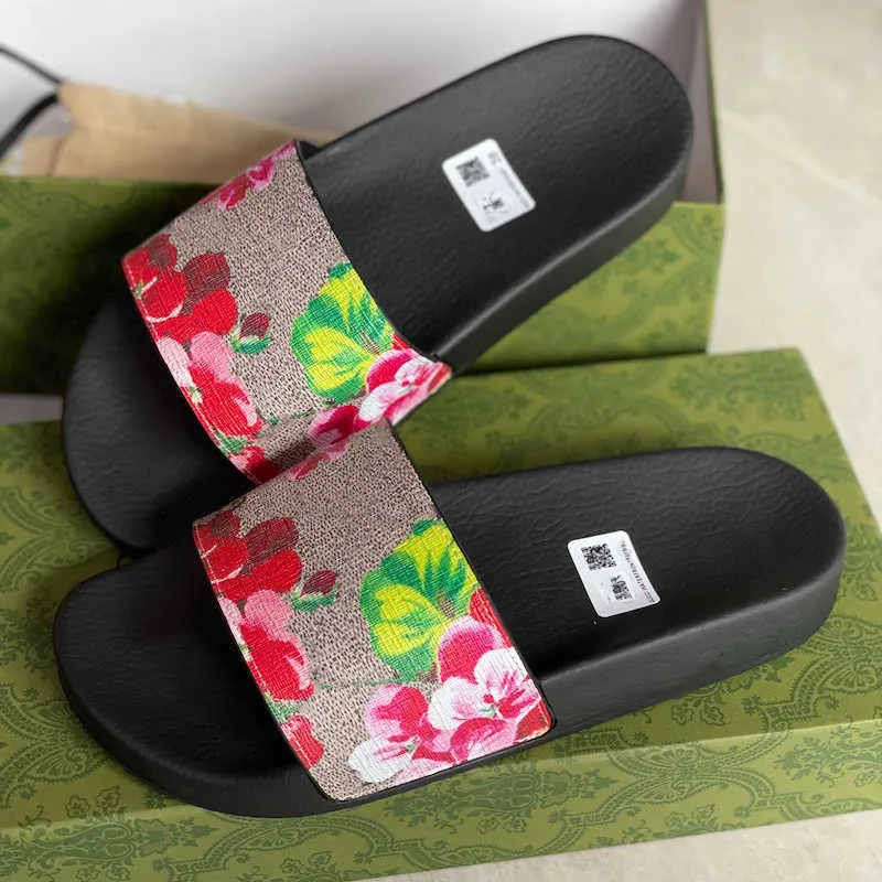남성 여성 슬라이드 슬리퍼 플립 플롭 Desinger Sandals 스트라이프 플랫 바닥 스캔 인쇄 타이거 비 슬립 슬리퍼 중공 해변 신발