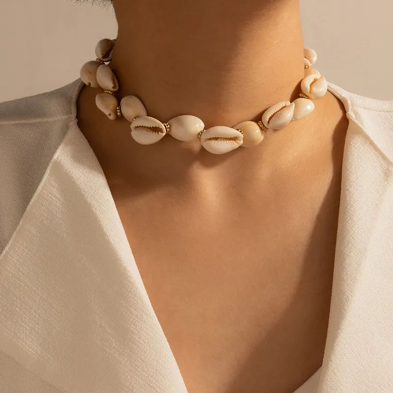 Collana girocollo a catena in conchiglia d'oro per collare regolabile in metallo con accessori per gioielli in lega di corda fatta a mano da donna