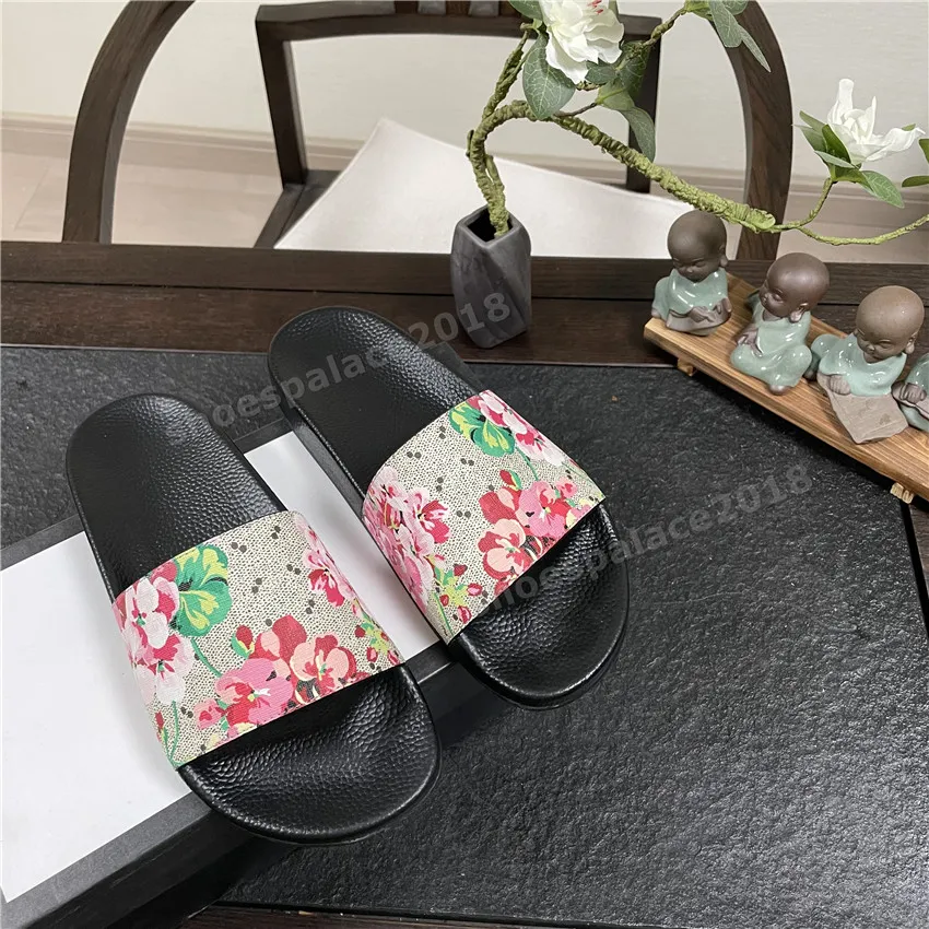 Chinelas da moda 2018 2025