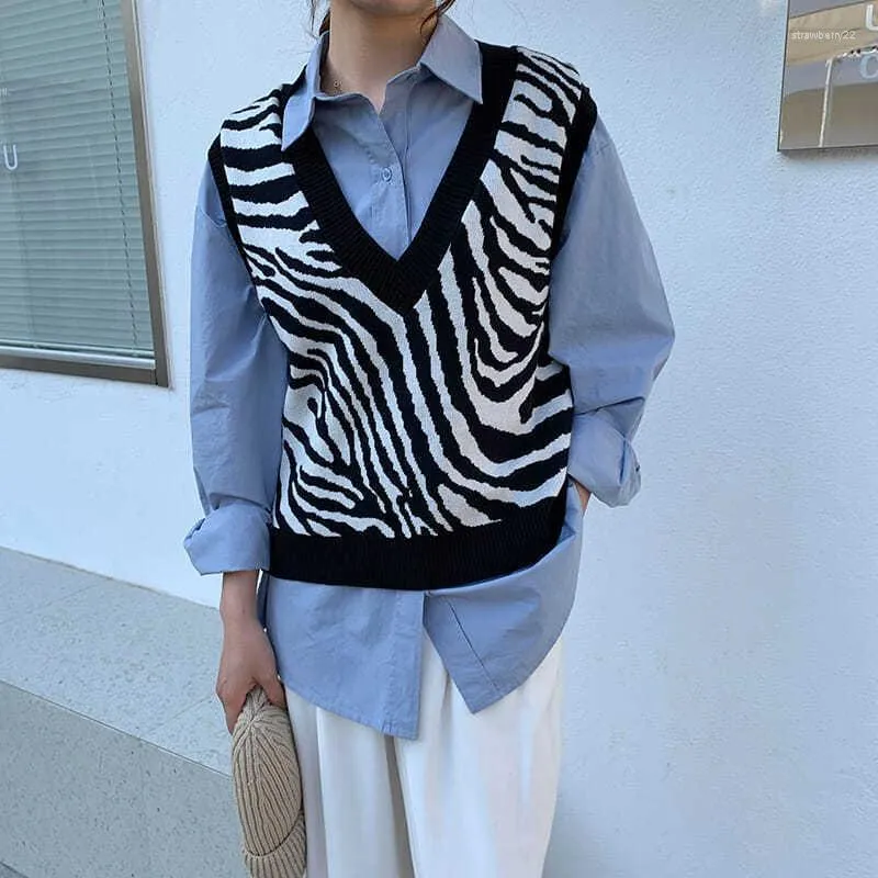여자 조끼 캐주얼 v- 넥 니트 조끼 여성 한국 패션 얼룩말 패턴 소매 스웨터 양복 조끼 Outewear Spring 2022 Stra22