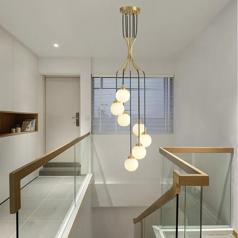 Lampy wiszące na schodnie długie żyrandol Nordic Nowoczesny salon Kreatywna lampa restauracyjna Rotowanie G9 Szkło wiszące światło