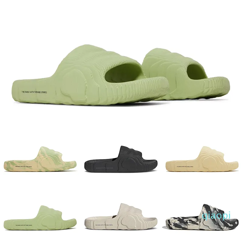 2022 Nouvelle mode Hommes Femmes Slides Designer Sandales Magic Lime Desert Sand Green Glow Orange Résine Chaussures de plage Pantoufles pour hommes en plein air
