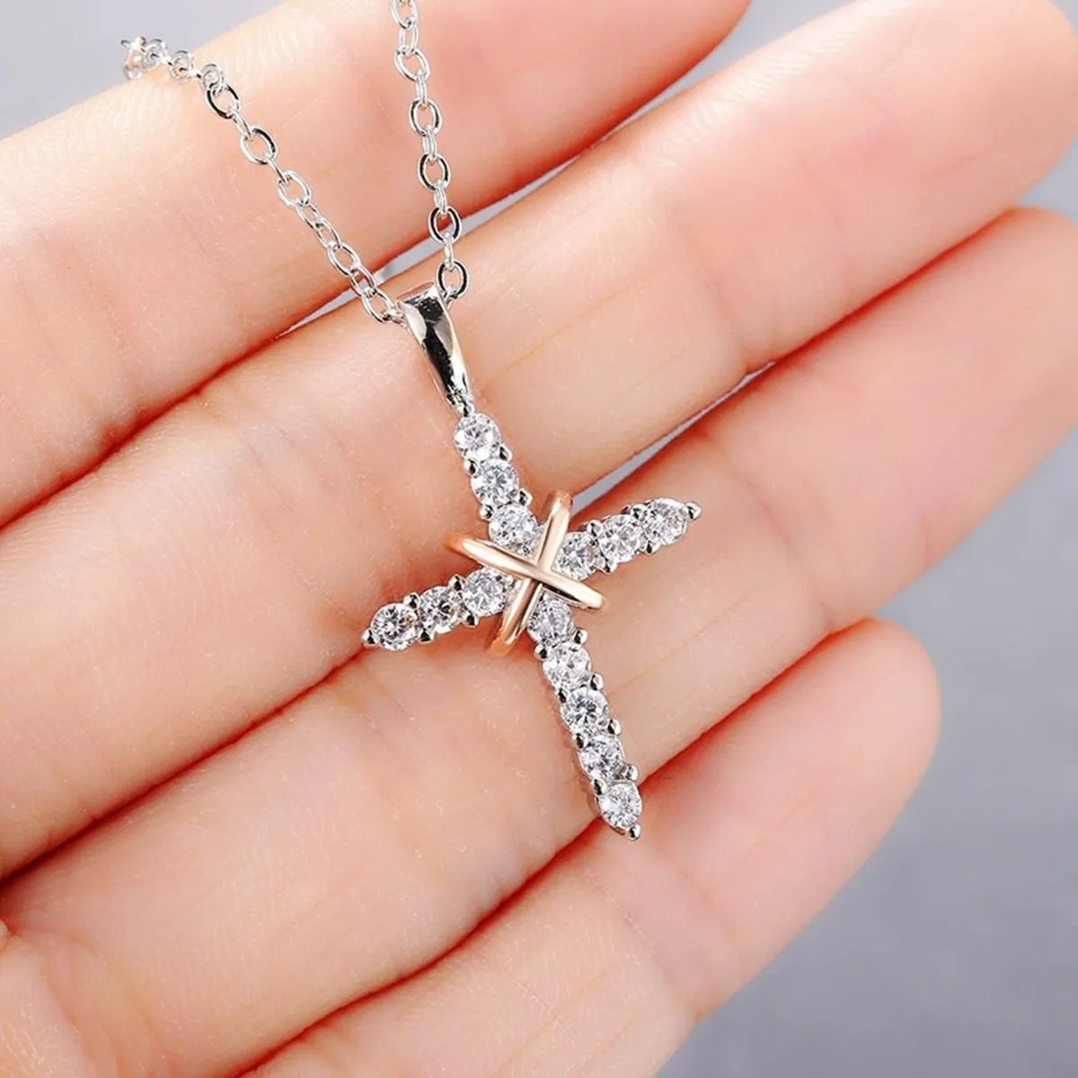 12st Simple Jesus Cross Pendant Halsband för Women Girl Wedding Party Smycken Gift