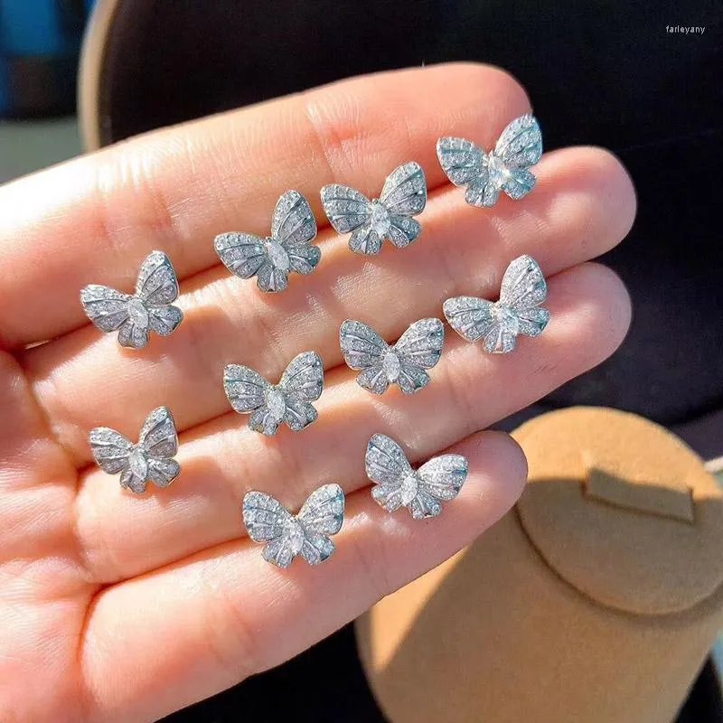 Stud Huitan Orecchini a farfalla color argento Orecchini piercing all'orecchio Matrimonio per le donne Fantasia Accessori da indossare tutti i giorni Gioielli alla modaStud Farl22