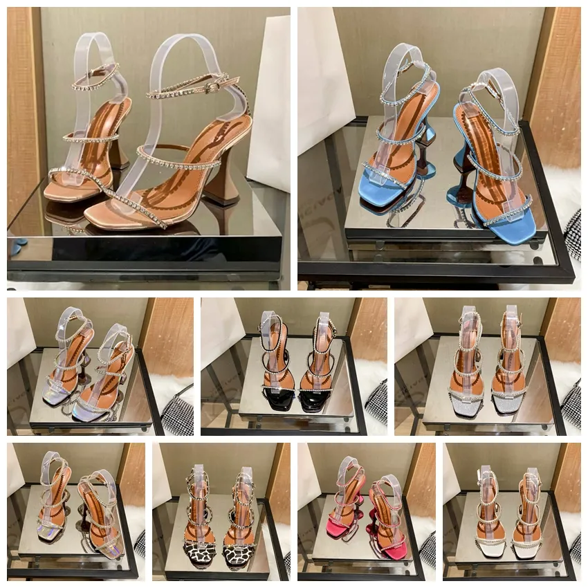 2022 Jurk Schoenen Crystal Pumps Gesp Transparante Diamant Sandalen Glans Vierkante Kop Amina Muaddi Wijn Cup Hak Leeg Sexy Vrouwen schoen Zomer Verfraaid