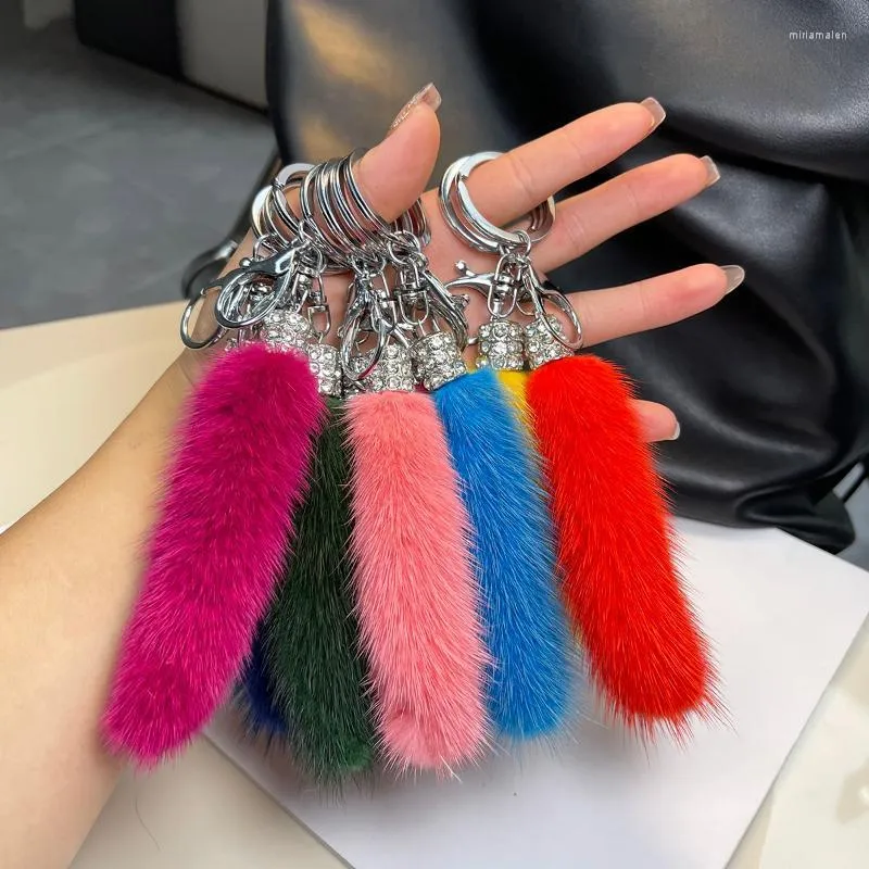 Keychains Luxury Real Tail Key Chain Fluffy Ring Women Bag Charm Backpack Pendant Girls Boys Pants Accessories Miri22