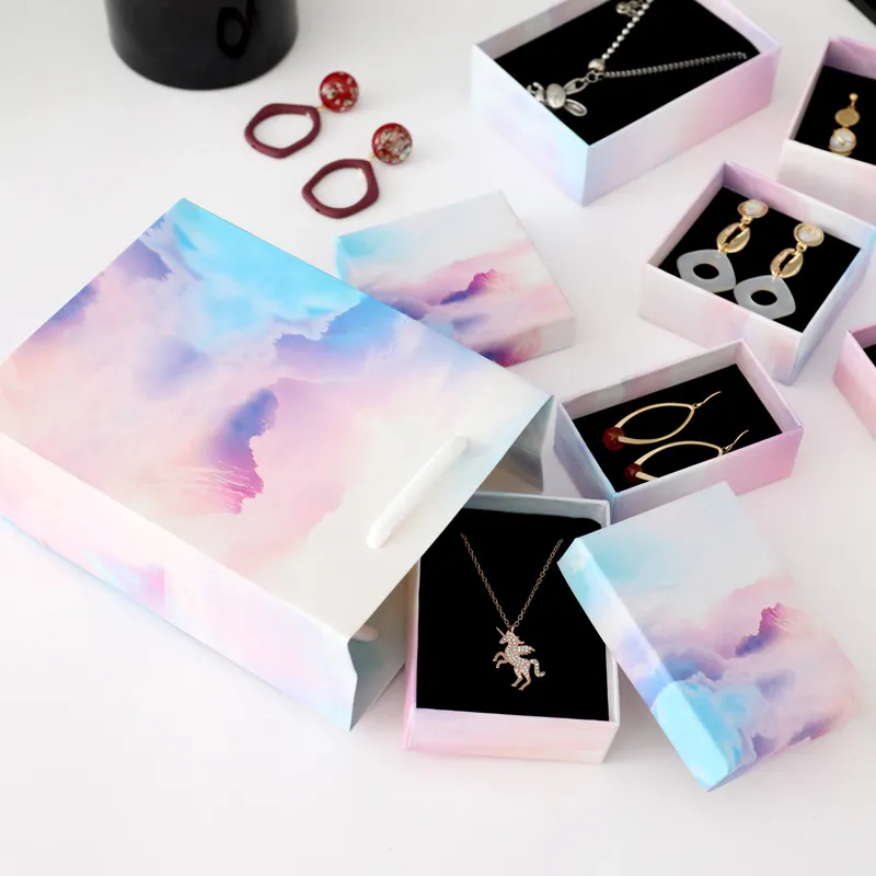 Kolorowy gradient Cloud Kolor Pudełko Biżuteria Kreatywna pokrywka i pierścionki z tacą Kolnicze biżuteria Wyświetlacz Naszyjnik Pakiet 2818 T2