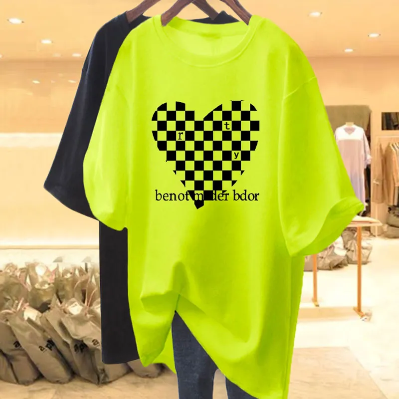 Maglietta da donna giovane Scacchiera a forma di cuore Coppie lunghe Camicie moda semplice Maglietta verde fluorescente per uomo e donna