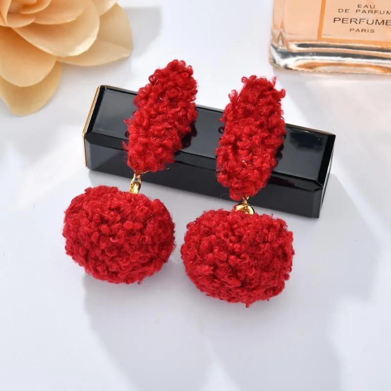 Cuelga la lámpara MESTILO Real Fur Pom Ball Pendientes 6 colores Gota Lindo regalo de Navidad Pendiente para las mujeres Dale22