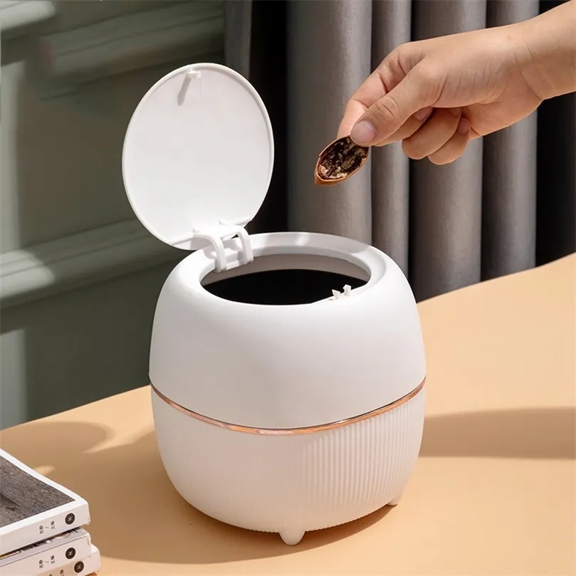 Mode Desktop Trash Can Creative Luxury Dustbin Bin Hushåll Mini Bedside Avfall Bin Tea Table Small Garbage Bucket 220408