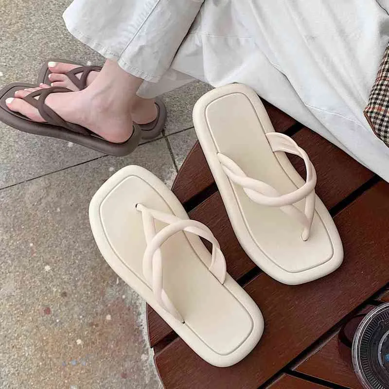 2022 Ny sommar Simple Flip Flops Sandaler för kvinnor BEAC Girls Anti Slip Sandals Steetwear Shoes Y220412