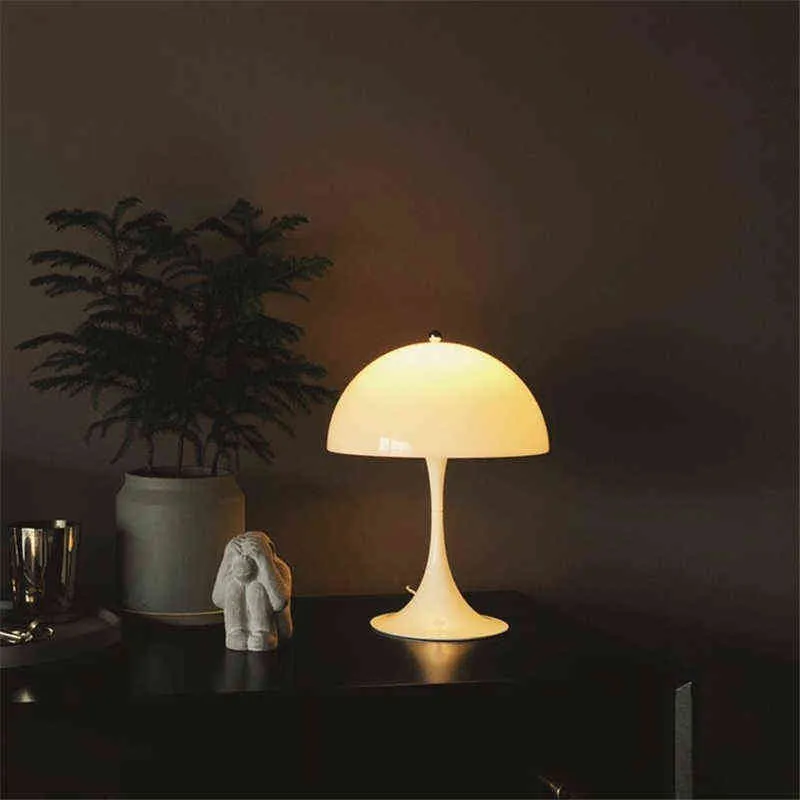 Simplicity Mushroom Table Lamp لغرفة النوم الحديثة مصابيح المكتب LED Acrylic Bedside Light مصباح غرفة المعيشة تصميم الإضاءة H220423