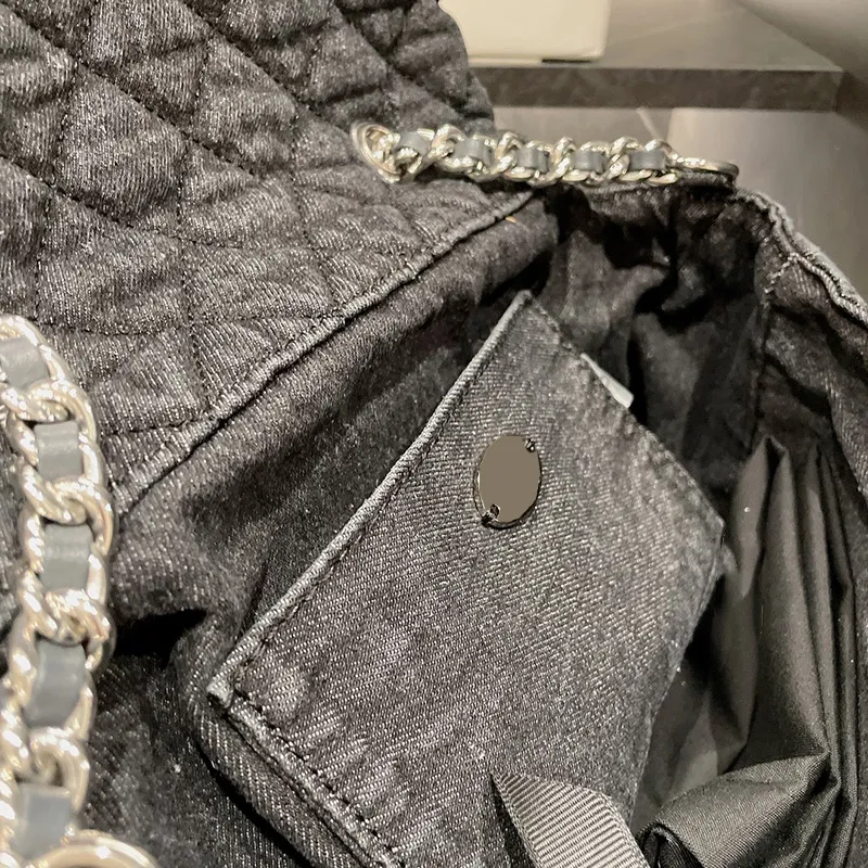 2022 Vintage Classic Flap Aged Denim Bags Cross Body Shoulder Purse Silver Metal Hardware Quilted Large Capacity Pocket Sacoche Luxury Designer Handbags 26x28CM