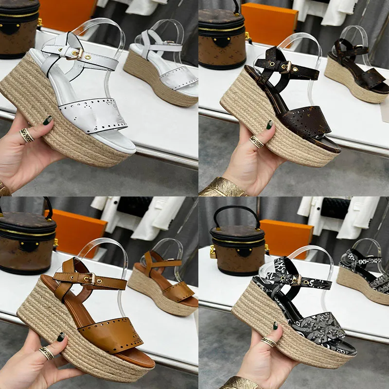 Sandalo a cuneo di dritta Designer Designer Sandals High Eel Espadrilles Natural perforato Sandalo in pelle Signore Scaffi di scarpe da esterno