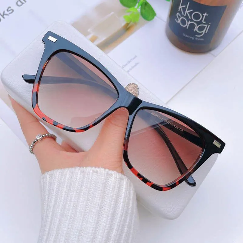 النظارات الشمسية النسائية القط العين خمر العلامة التجارية مصمم الأسود ليوبارد نظارات شمسية الرجال نمط السفر نظارات UV400 Oculos De SolSlasses