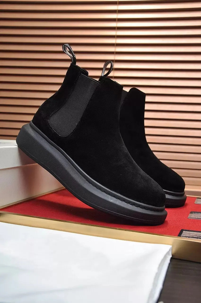 2021 Mens Designer أعلى جودة الكاحل أحذية الأزياء تصميم العلامة التجارية المشي لمسافات طويلة Martin Boots الذكور الأعمال الكعب الكعك أحذية الحجم 38-45