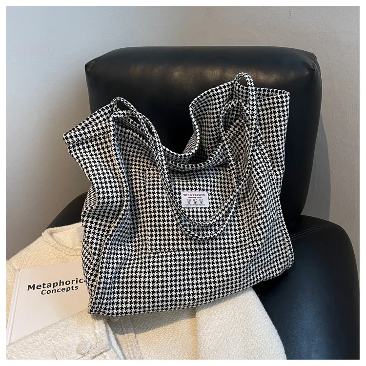 Partyzubehör Canvas-Tasche mit großem Fassungsvermögen 2021 neue trendige Handtasche Damen One-Shoulder-Einkaufstasche mit Karomuster