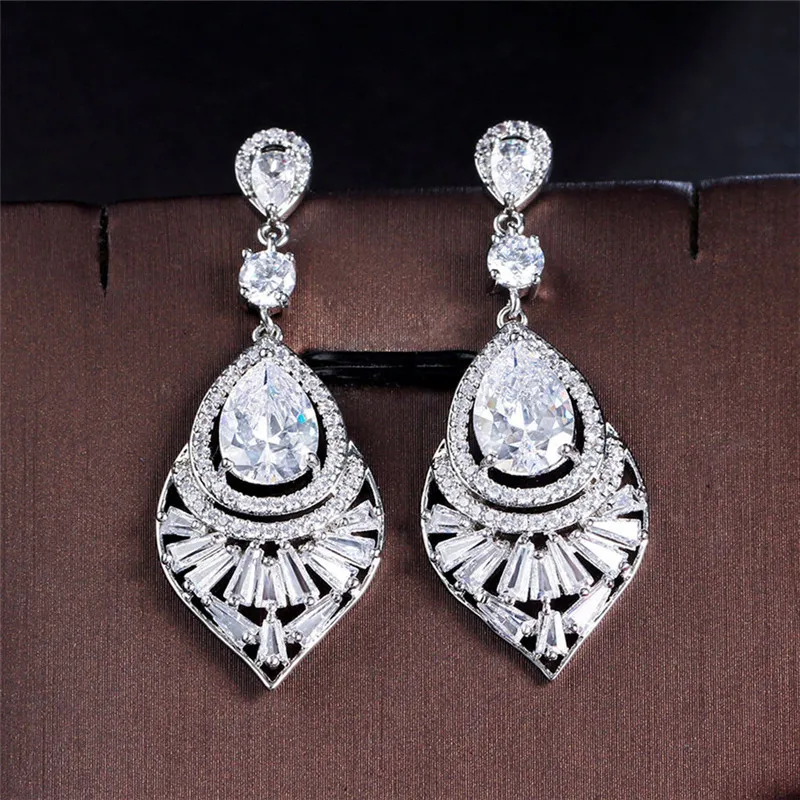 fascino vintage orecchini a goccia d'acqua designer per donna festa AAA cubic zirconia gioielli in rame orecchini con diamanti bianchi orecchini placcati in argento regalo di San Valentino da donna