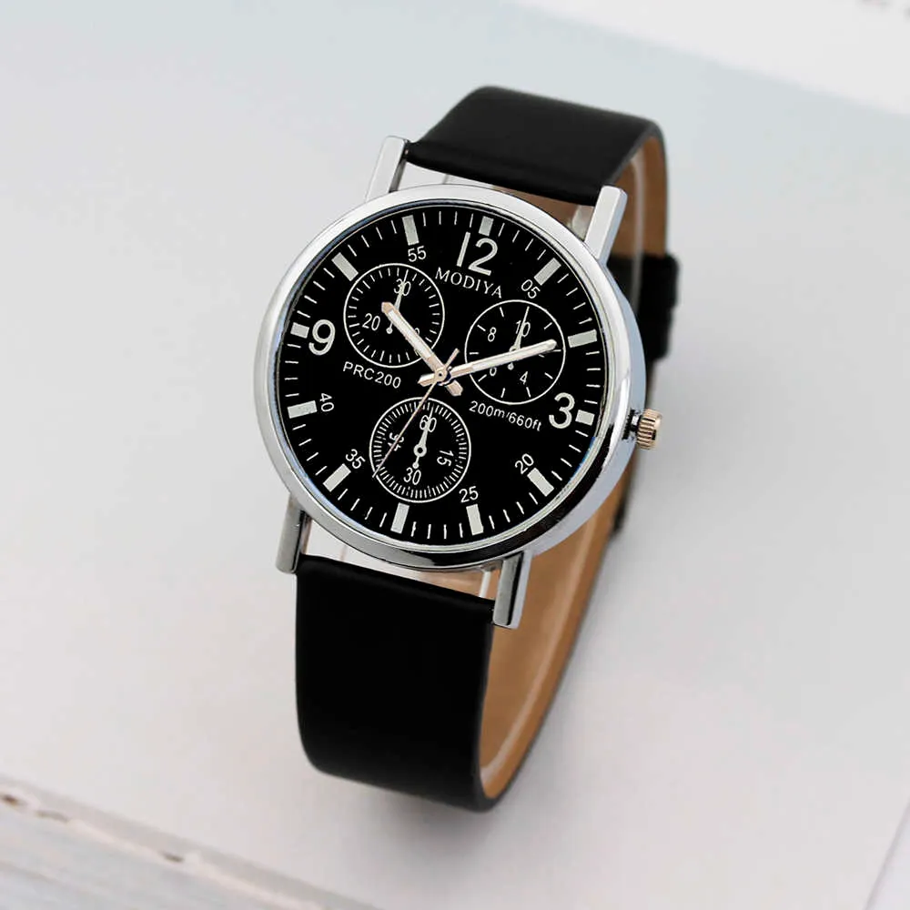 Quartz Watch Tre Small Scale Dial Leather Strap för Men Fashion Casual Business Man Klocka Armbandsur