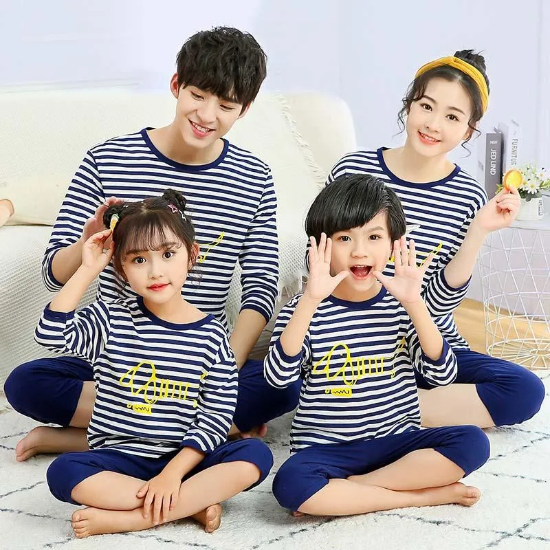 2022 Funny Animal Matching Family Sweats For Mom Simple T Shirt