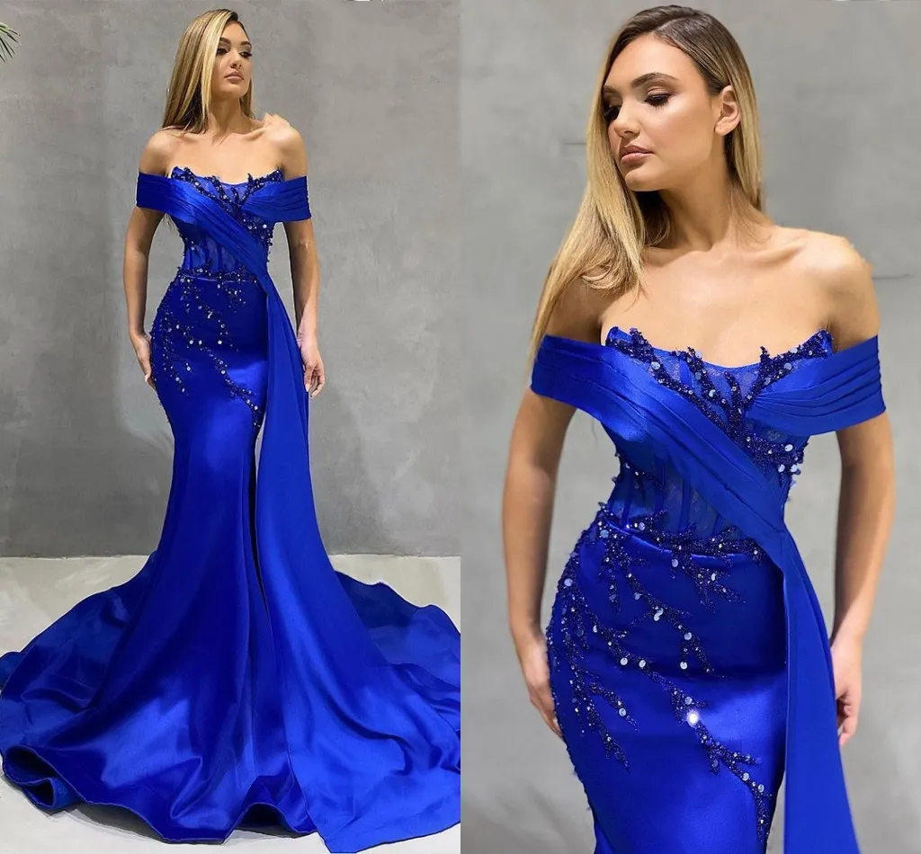 Abiti da sera moderni con paillettes applique in cristallo Abiti da sera a sirena 2022 Royal Blue Satin plissettato Abito da cerimonia formale con spalle scoperte