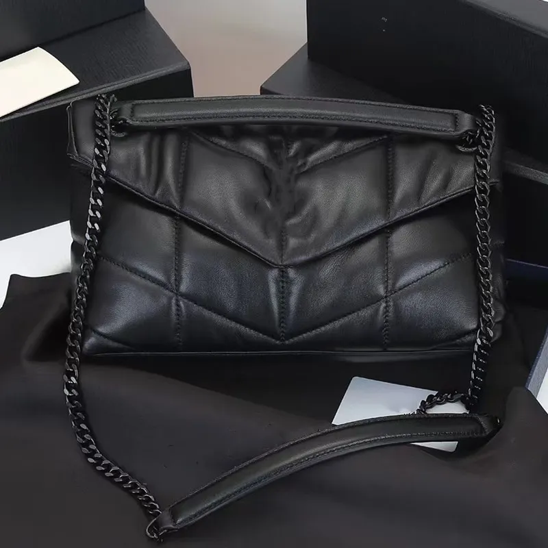 7a 2022 Nieuwe topontwerper luxe damestas klassieke mode retro schapenvacht merknaam one-shoulder messenger oude zilveren keten large capaciteit kussentas