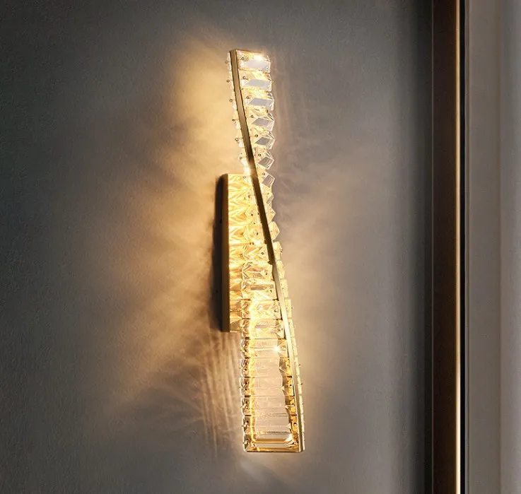 Lampade da parete in cristallo di fascia alta di lusso a led nordici Lampade da parete per soggiorno sfondo parete postmoderna camera da letto minimalista linea di testata