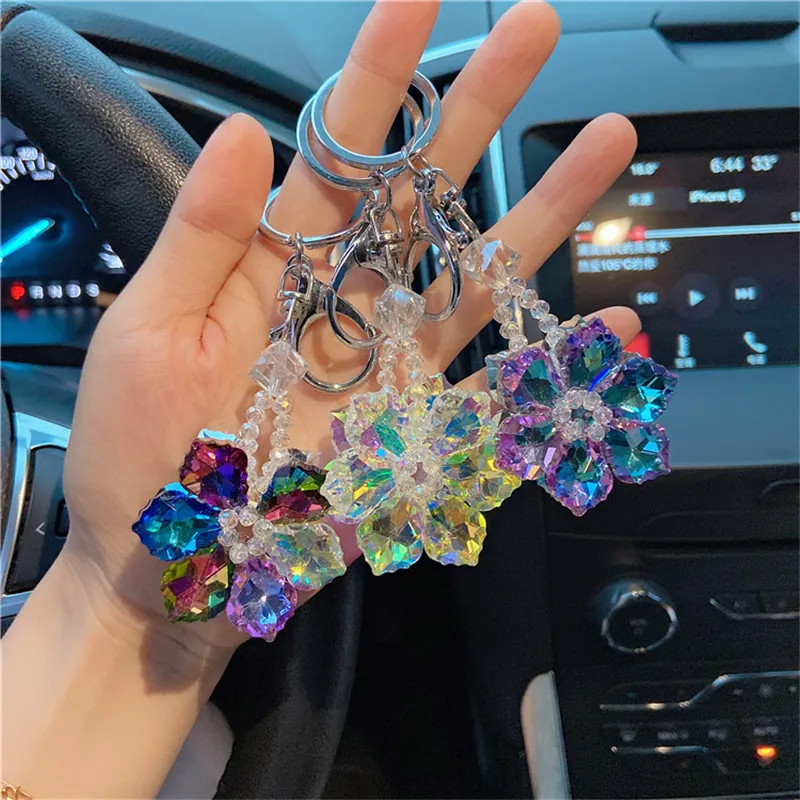 Crystal Snowflake Car Keychains Fashion Flower Key Rings Chains Women Personality Pendant Keyrings Jewelry Car Holder Bag Charm Accessories
