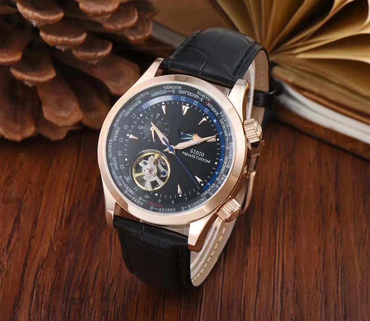 42 mm Wysokiej jakości Mens Automatyczne zegarek mechaniczny Sapphire Podwójna strefa czasowa Rose złoto Czarna Brąz Brązowa Skórzana Faza Księżyca 01