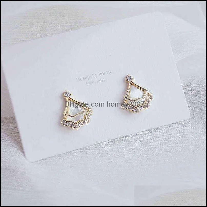 Earrings Charm Simple Geometric Tiny Shell Earring for Women Aaa Cubic Zirconia Cute Lovely Stud Daily Bijoux Birthday Gift Accessorie