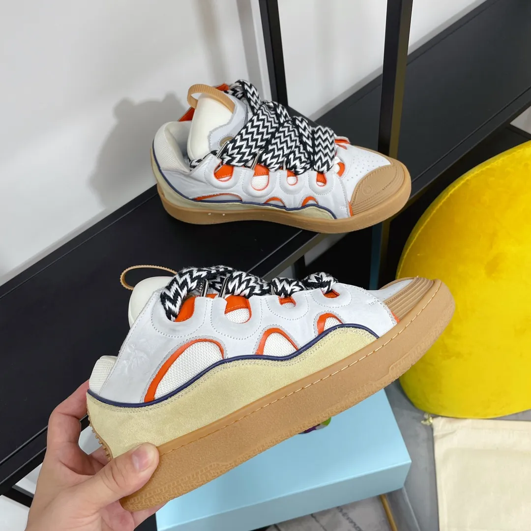 Scarpe di nappa sale