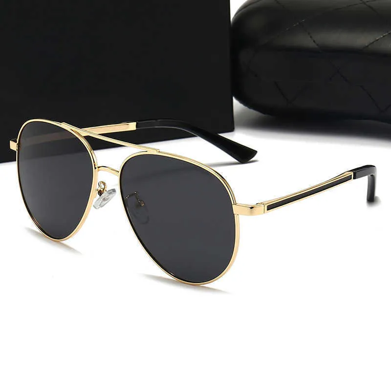 مصمم النظارات الشمسية امرأة الاستقطاب UV400 رجل رجل الذهب الإطار عدسة سوداء طيار أزياء النظارات السفر القيادة المرأة النظارات الشمسية