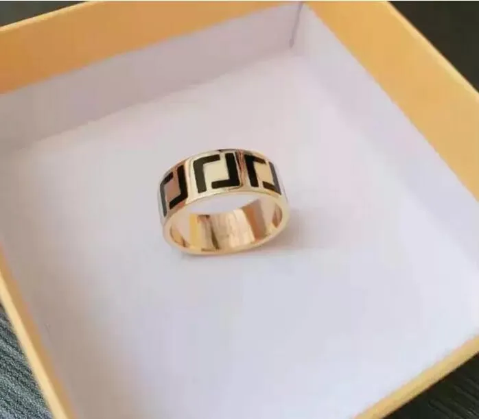 2022 Designer Qualidade Extravagante Canal Conjunto de amor Banda Ring Gold Silver Rose Rosa inoxidável letra anéis de moda Menina Homens Jóias de casamento
