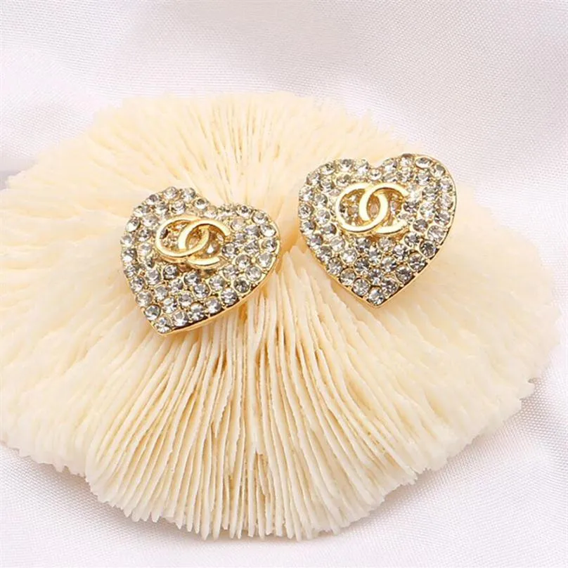2 renk 18k altın kaplama kulak saplama küpe marka tasarımcıları geometri çift harfli moda kadınlar kristal küpe kalp düğün par2113