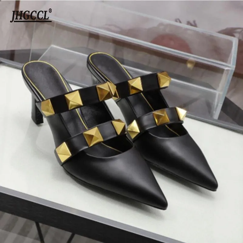 Luxury Designer Slippers Woman sandals Black Patent Leather Pointed Toe Stiletto Sexy Shallow Ladies Slingback Pumps Dress Women Slippers P6