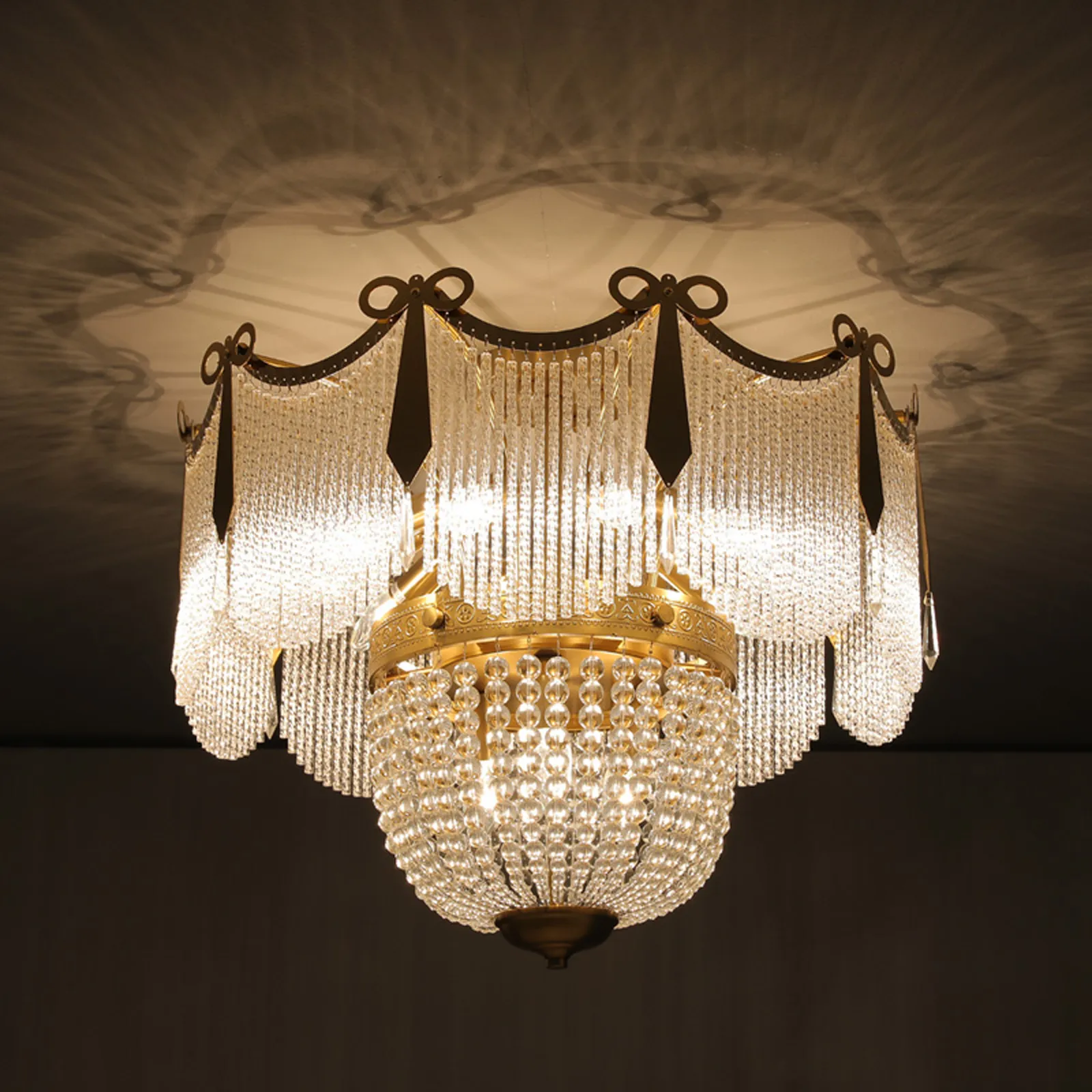 Franska moderna kristalltaklampor Fixtur Amerikanska lyxiga taklampor europeiska eleganta hängande lampor sovrum vardagsrum loft villa hem inomhusbelysning
