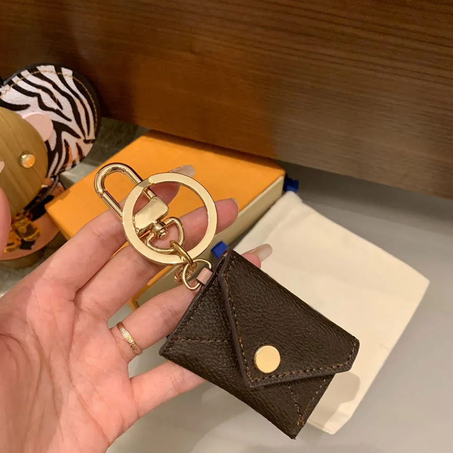 Designer Keychains coin purse Style Classic New Year Decoration Car Key Chain Cowhide Gifts Design for Man Woman 9 Option Top Quality 2468