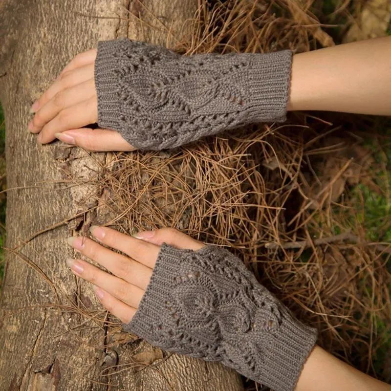 Cinq doigts gants gants classiques chauds femelles extérieures deux feuilles sportives femmes en fausse laine tricot sans doigts mitten