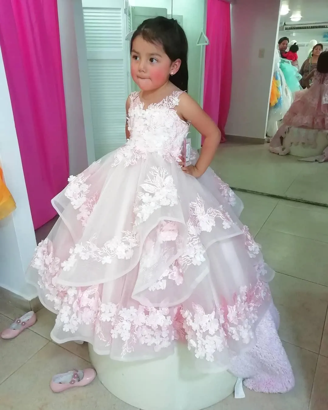 Cute Pink Flower Girl Dresses for Wedding Lace 3D Floral Appliqued Little Girls Pageant Dress Tiered Skirts vestidos de desfile de niña CG001