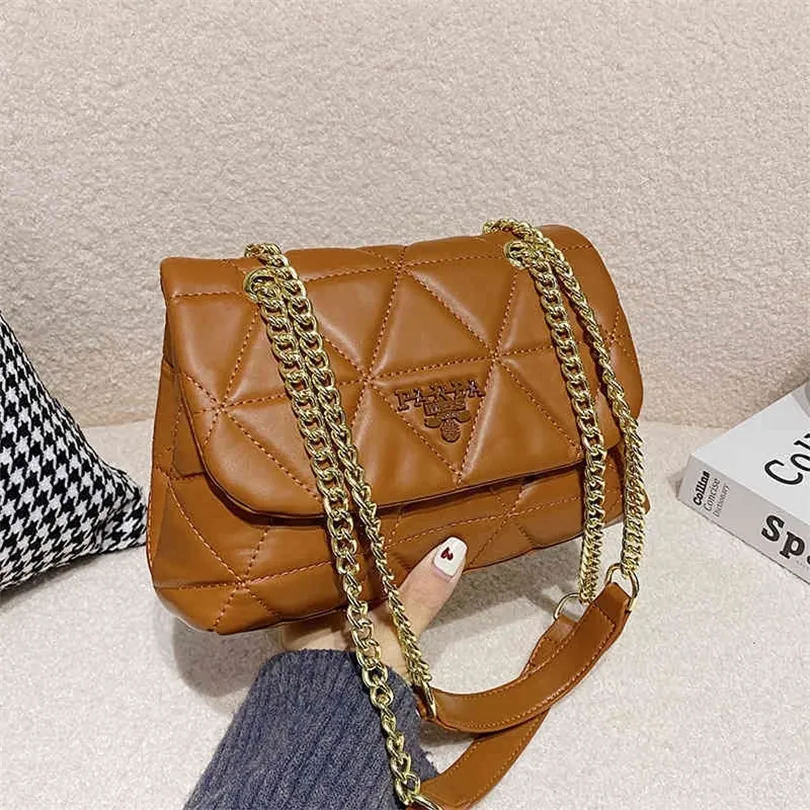 80% rabatt på handväskor försäljning online -kedjeversion solid färg mjuk läder rombisk gitter broderad trådväska mode enkel axelväska