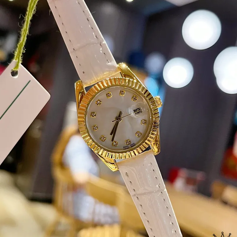 Orologi da donna di lusso di moda Top Brand 28mm Orologi da polso firmati Diamond Lady Watch per le donne San Valentino Natale Festa della mamma Regalo cinturino in pelle Orologio al quarzo